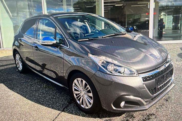 Grå Toyota Verso fra 2010