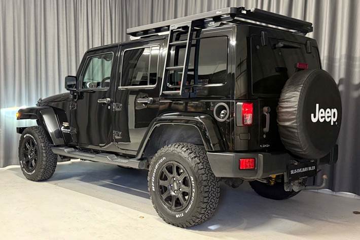 Sort Jeep Wrangler Unlimited fra 2014