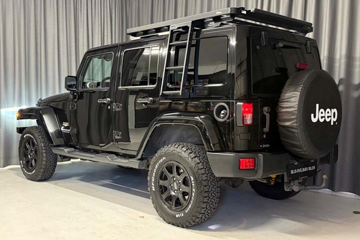 Sort Jeep Wrangler Unlimited fra 2014