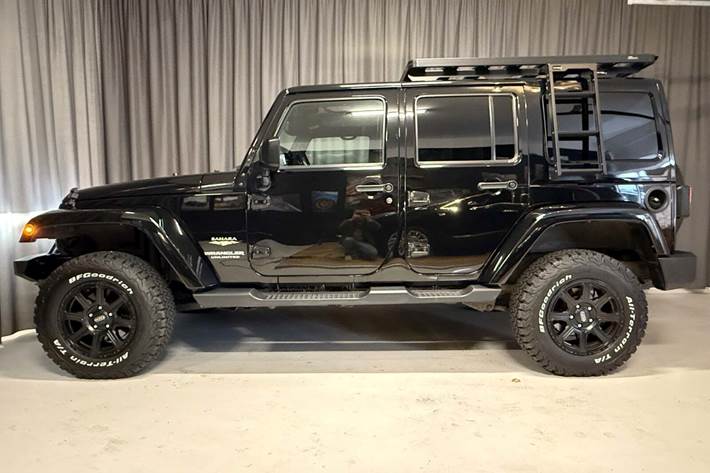 Sort Jeep Wrangler Unlimited fra 2014