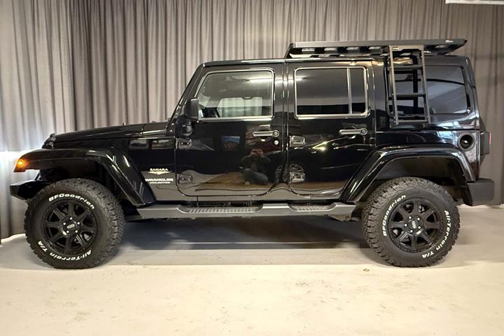 Sort Jeep Wrangler Unlimited fra 2014