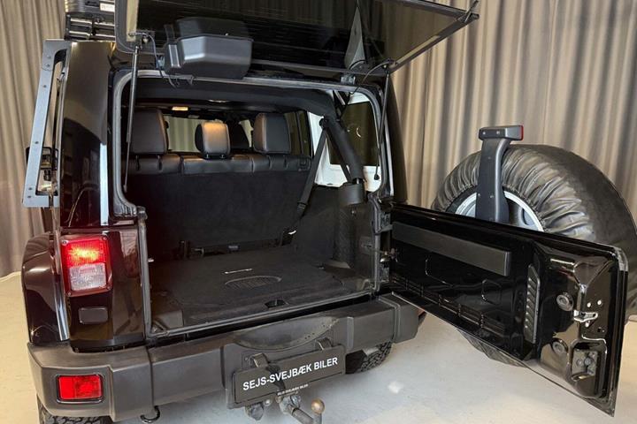 Sort Jeep Wrangler Unlimited fra 2014