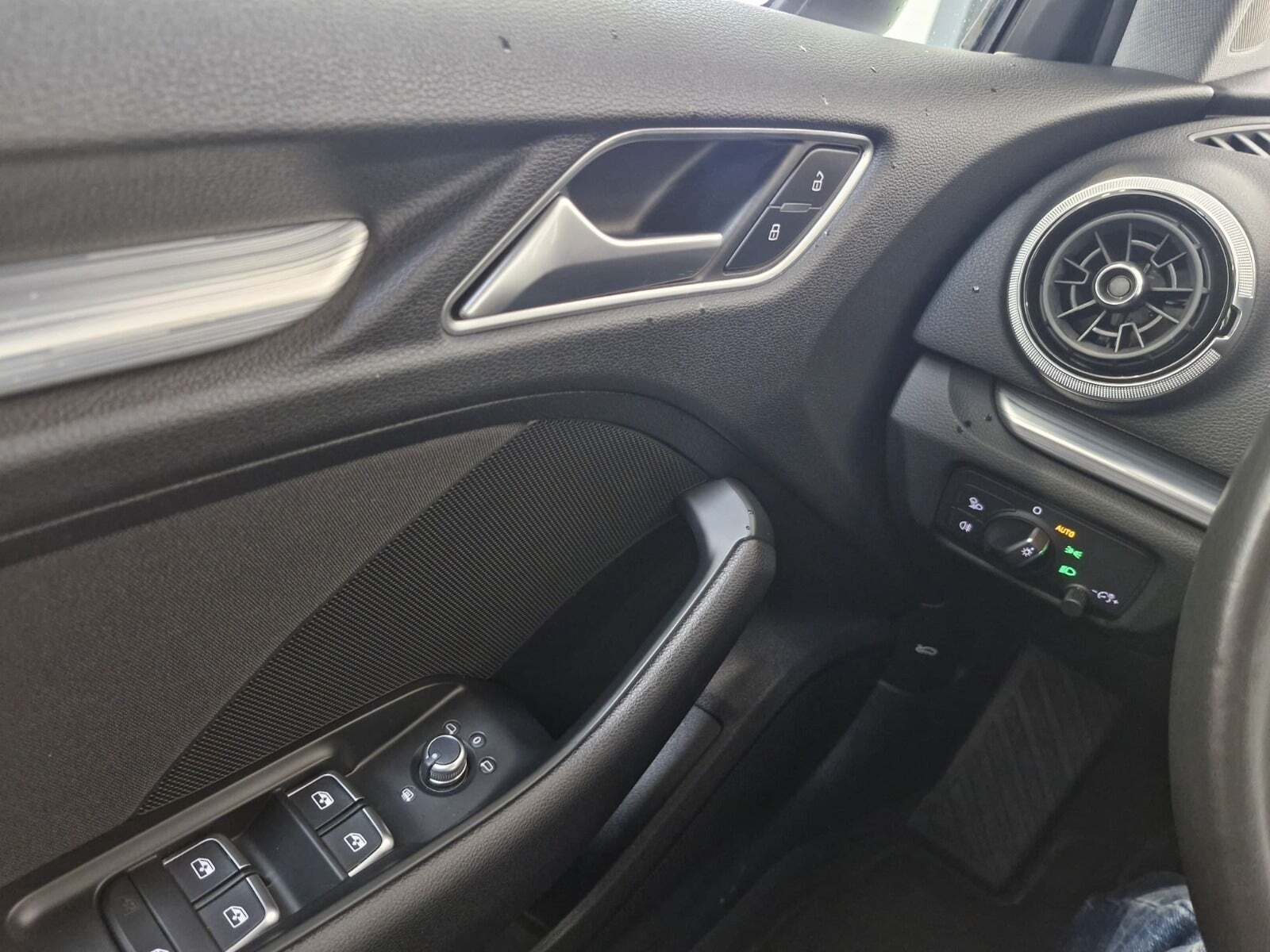 Hvid Audi A3 fra 2020