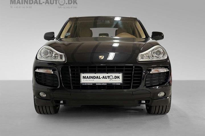 Brun Porsche Cayenne GTS fra 2008