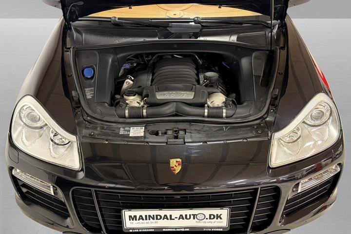 Brun Porsche Cayenne GTS fra 2008