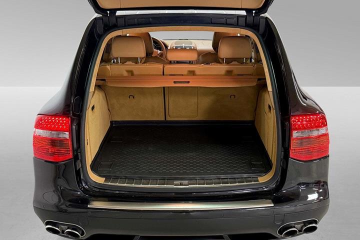 Brun Porsche Cayenne GTS fra 2008
