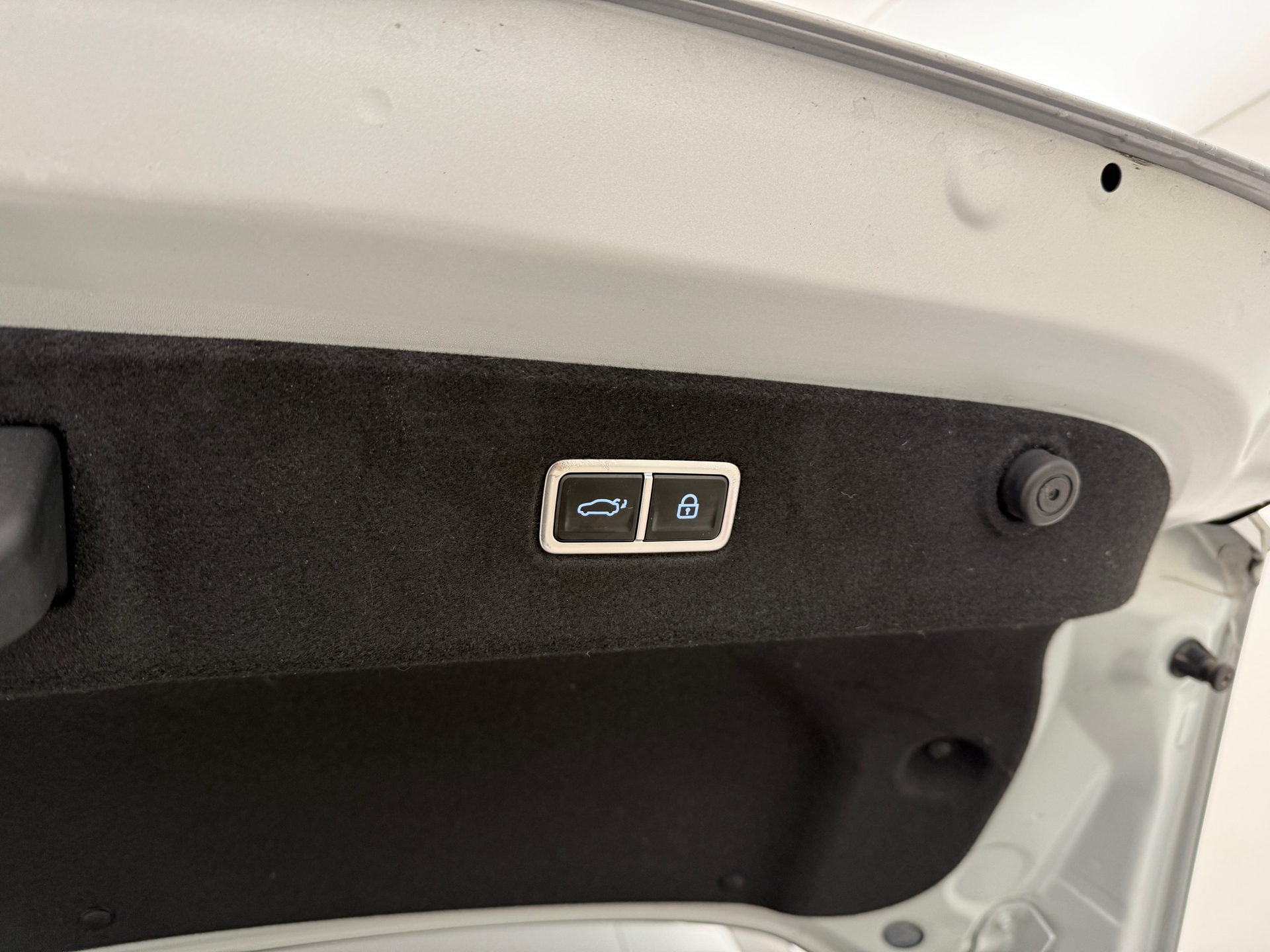 Grå Hyundai Ioniq 6 fra 2023