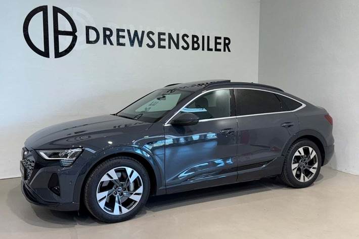 Grå Audi Q8 e-tron fra 2024