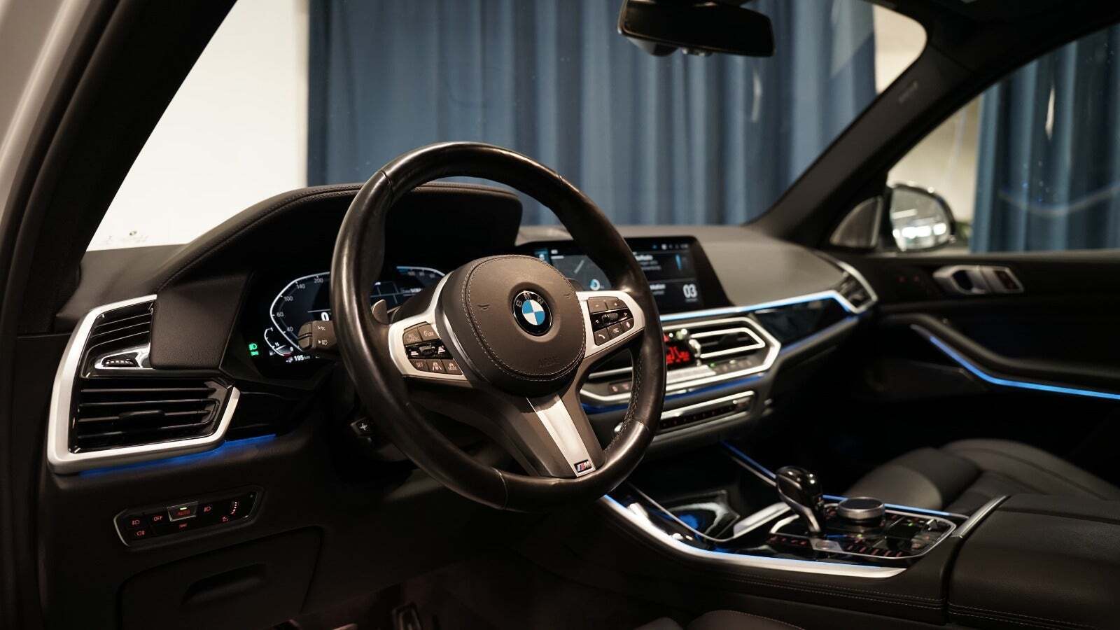 Hvid BMW X5 fra 2021