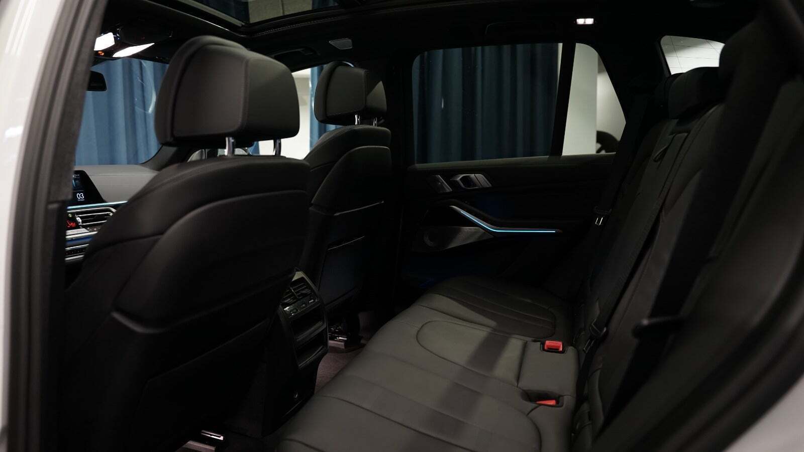 Hvid BMW X5 fra 2021