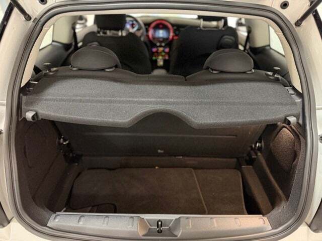 Beige Mini Cooper SE fra 2023