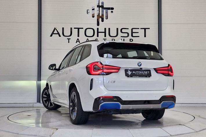 Hvid BMW iX3 fra 2023