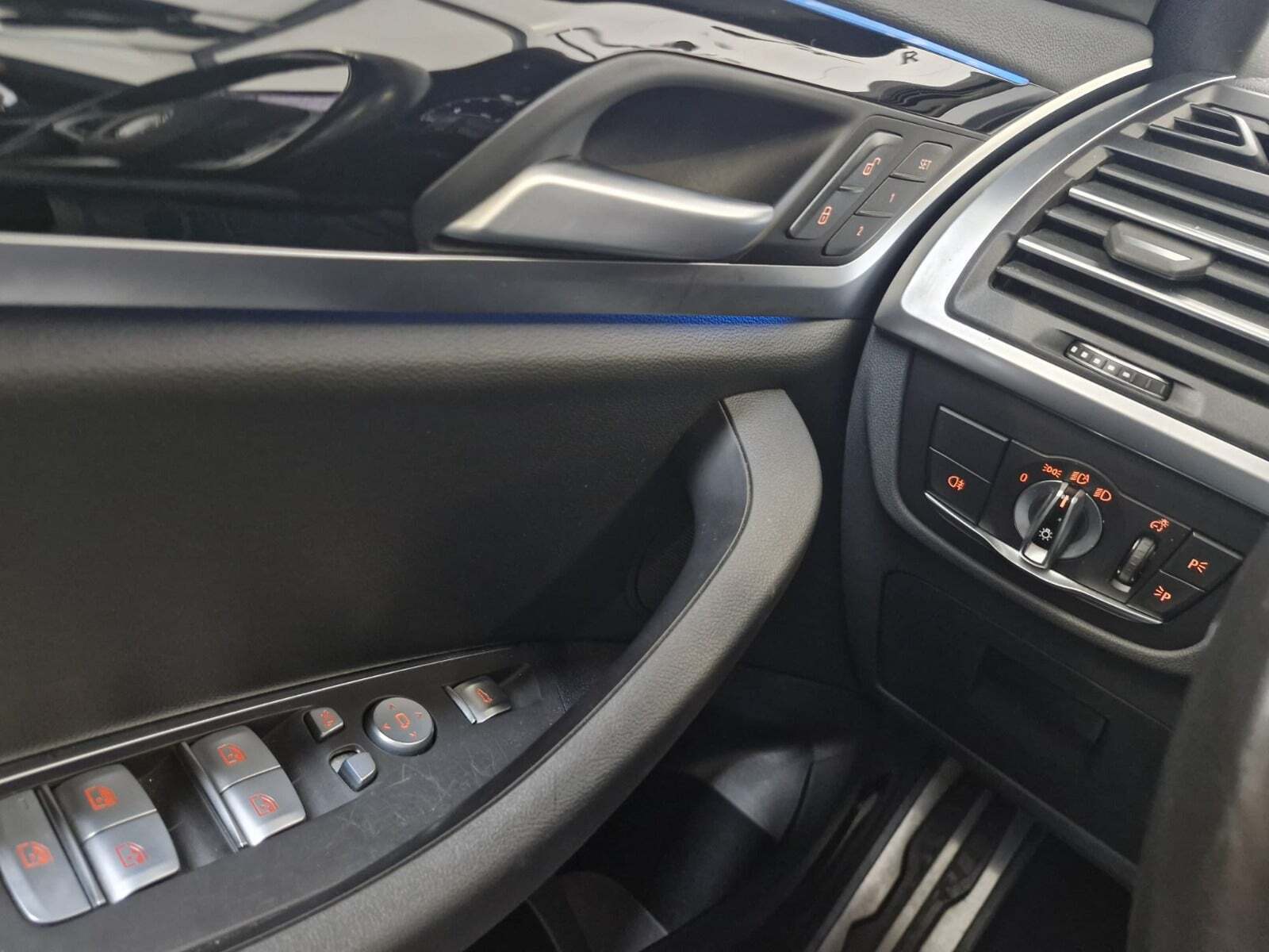 Hvid BMW iX3 fra 2023