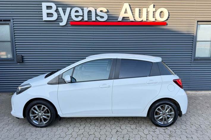 undefined Toyota Yaris fra 2015