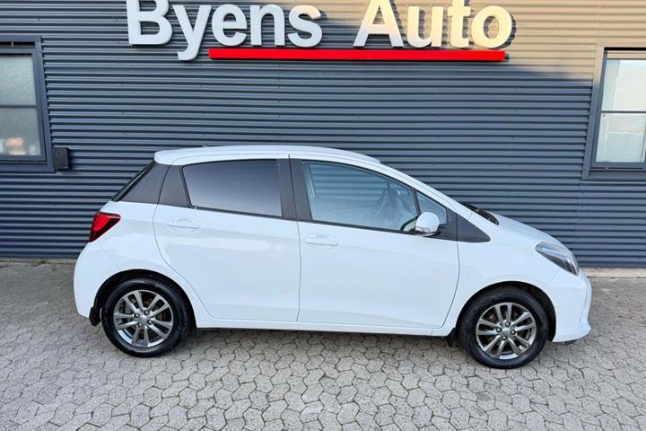 undefined Toyota Yaris fra 2015