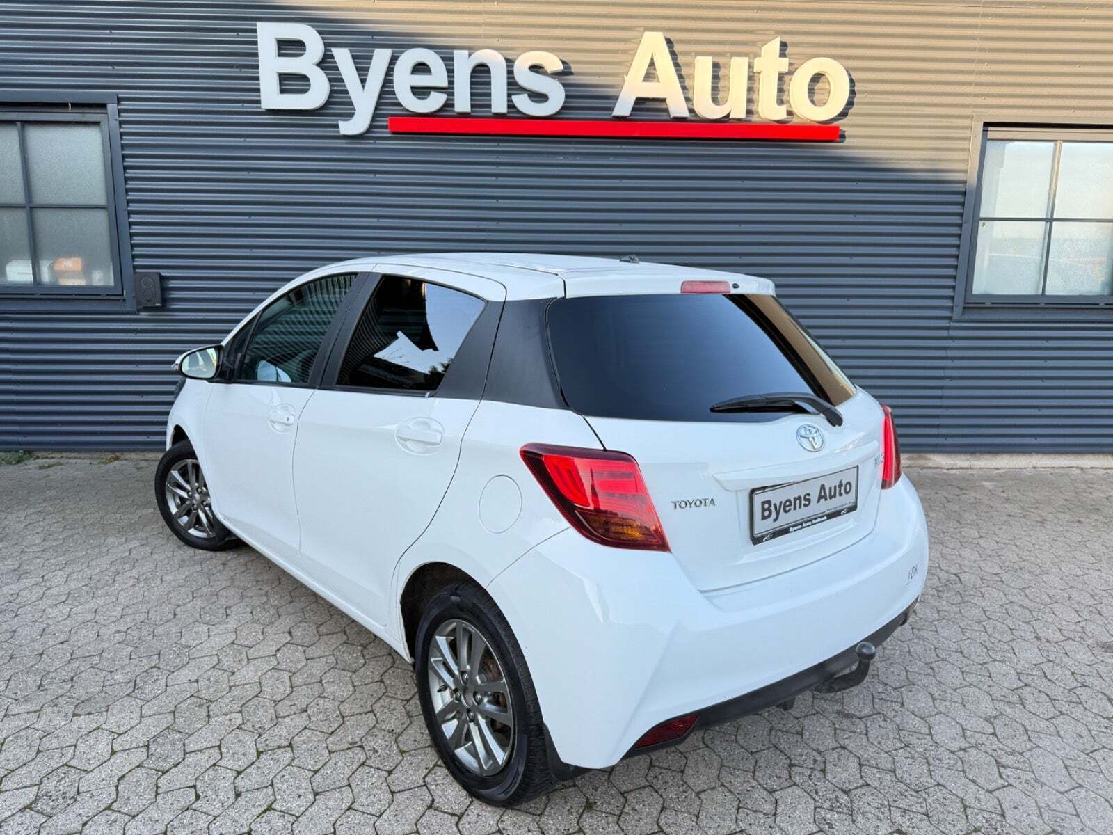 undefined Toyota Yaris fra 2015
