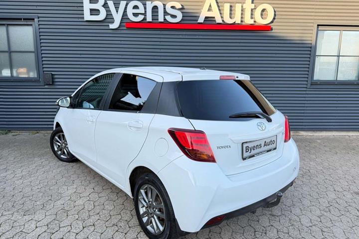 undefined Toyota Yaris fra 2015