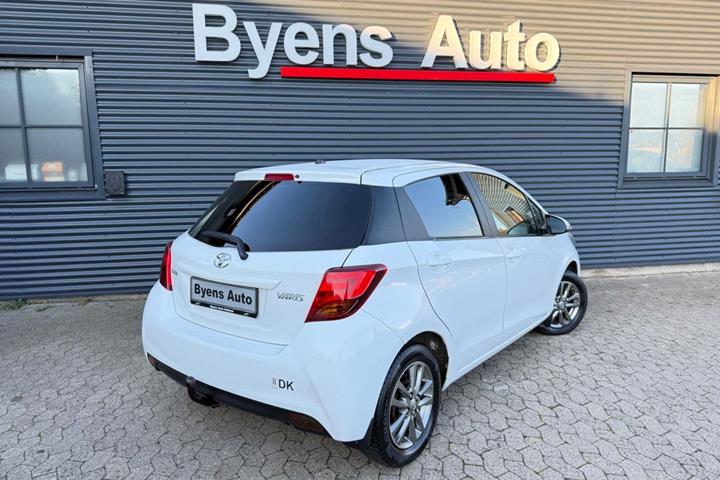 undefined Toyota Yaris fra 2015