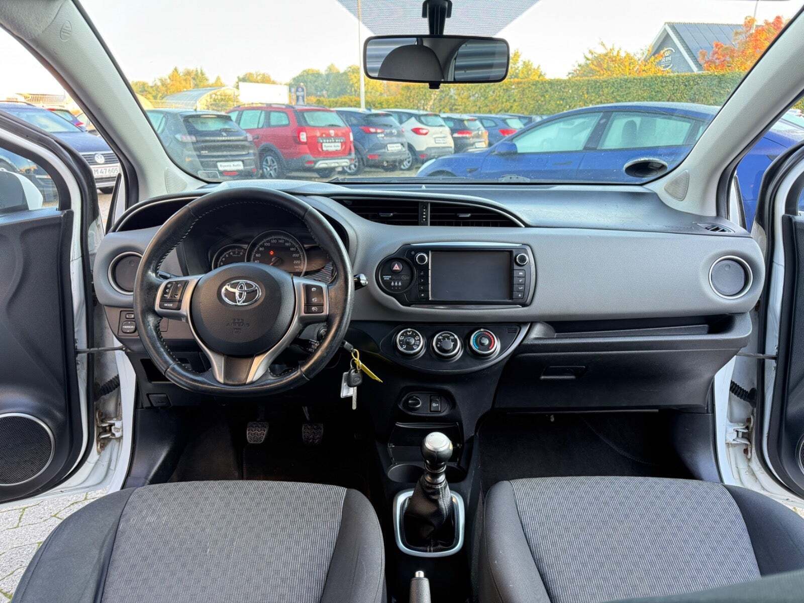 undefined Toyota Yaris fra 2015