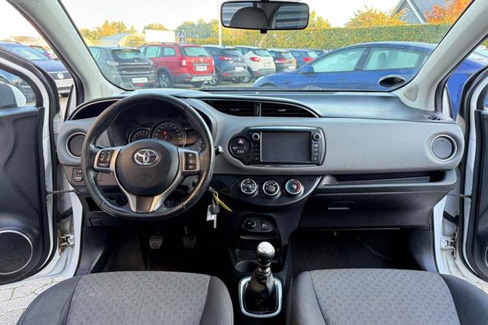 undefined Toyota Yaris fra 2015