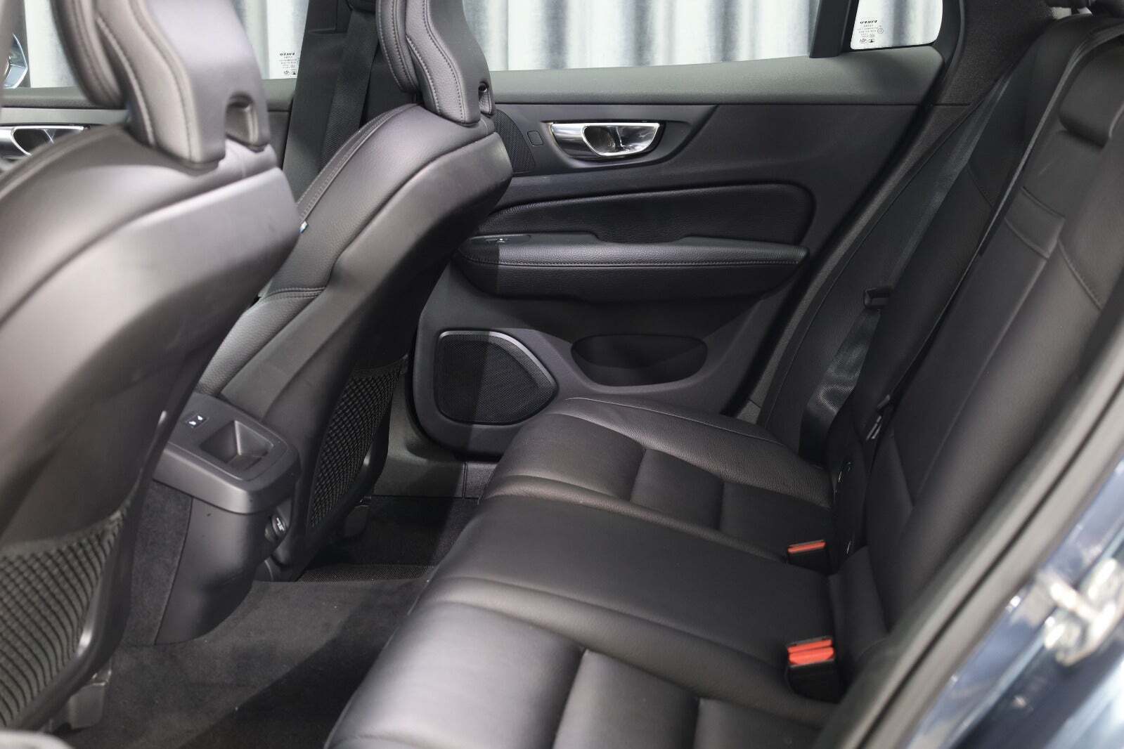 Blå Volvo V60 fra 2018