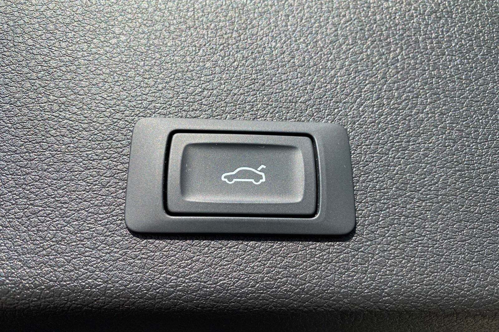 Grå Audi e-tron fra 2022