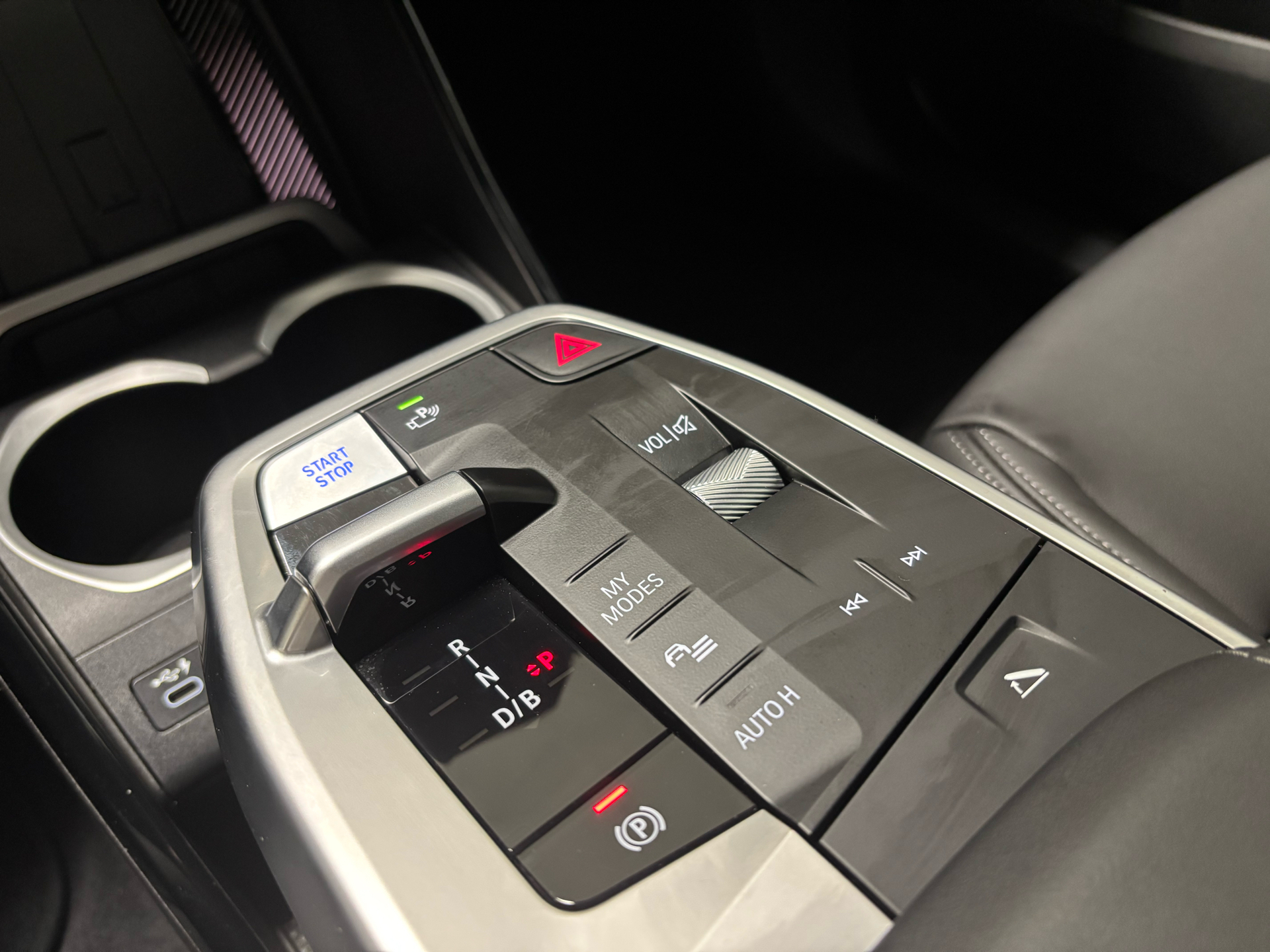 Hvid BMW iX1 fra 2024