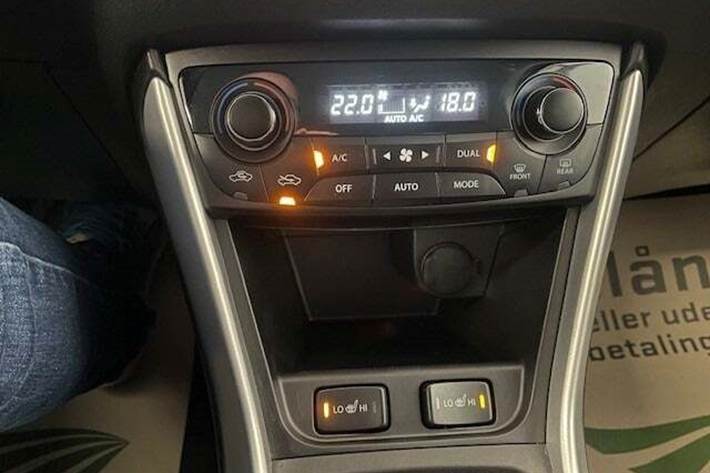 Hvid Suzuki S-Cross fra 2017