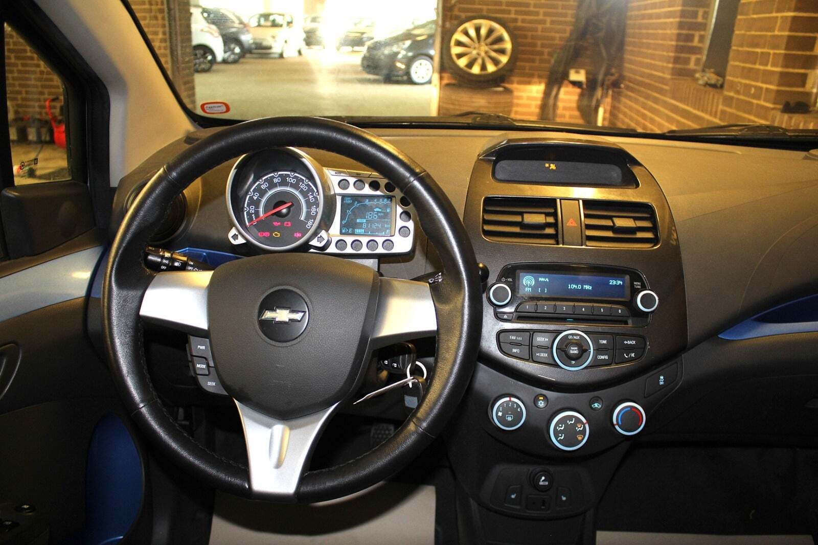 Sølv Chevrolet Spark fra 2014