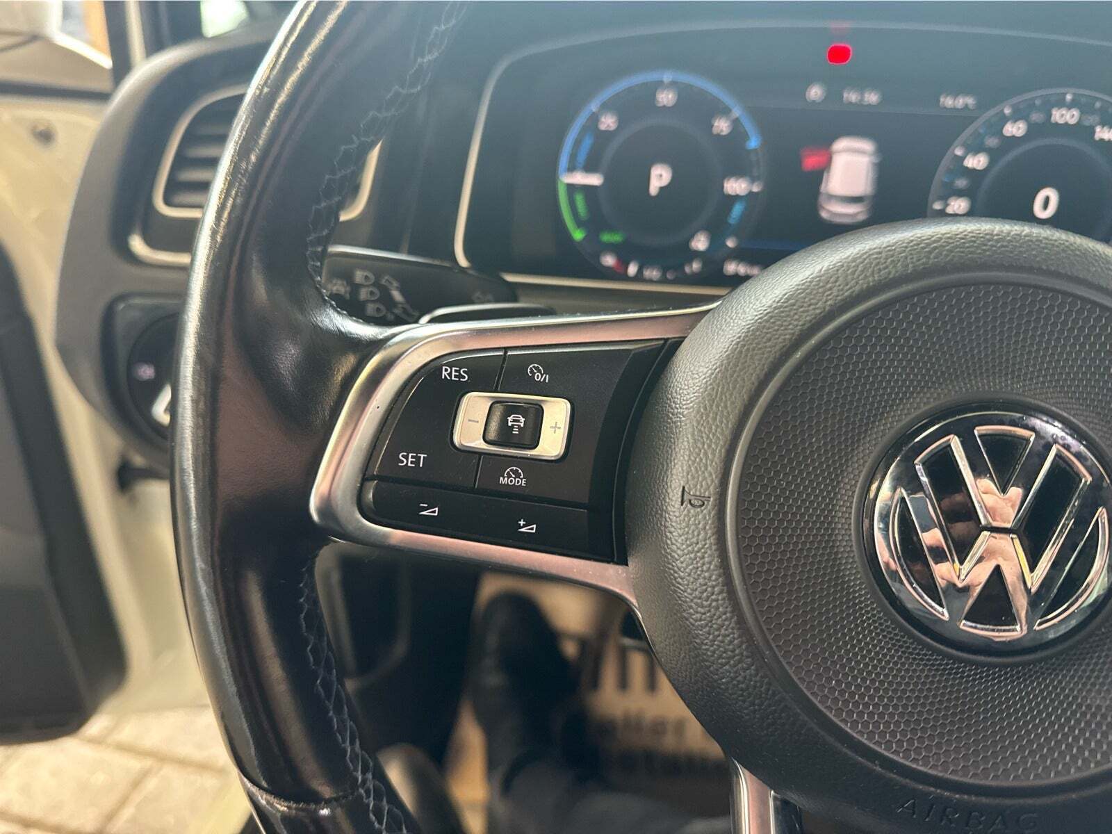 Hvid VW Golf VII fra 2017