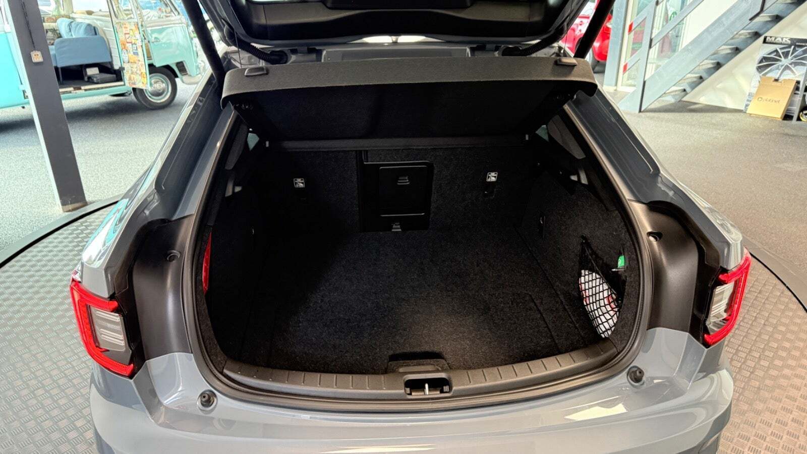 Grå Polestar 2 fra 2025