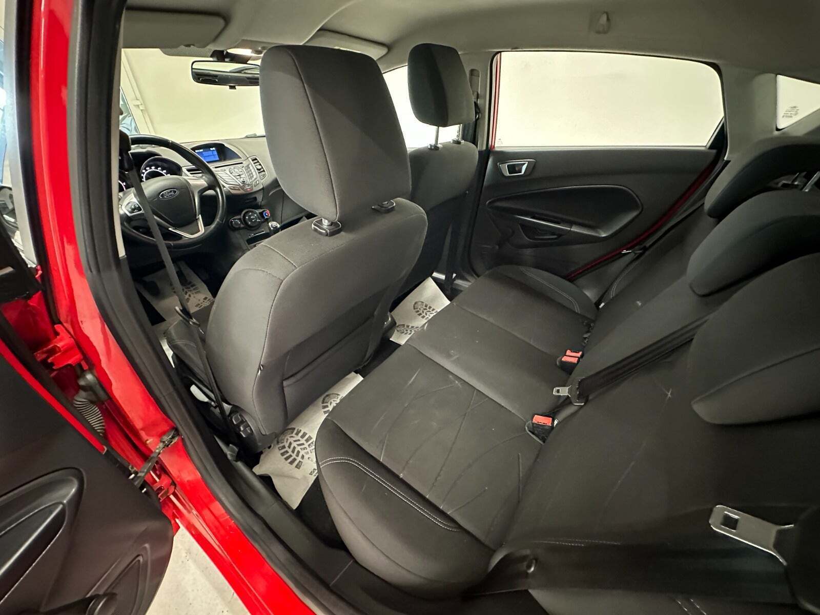 Rød Ford Fiesta fra 2017