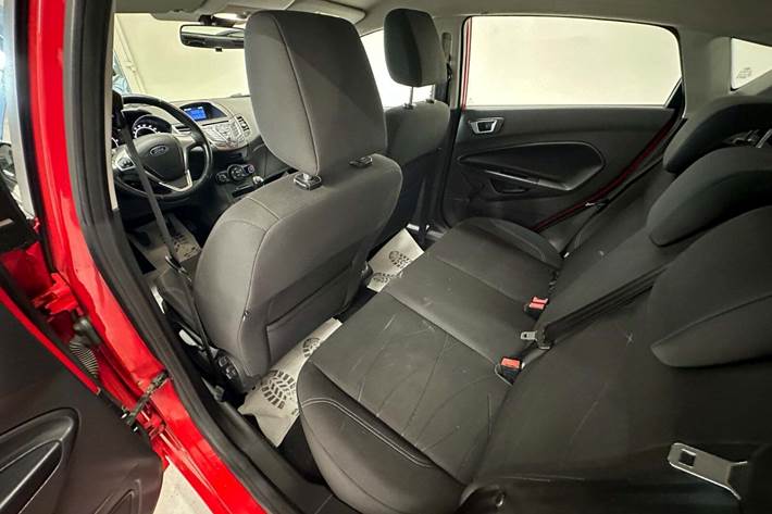 Rød Ford Fiesta fra 2017