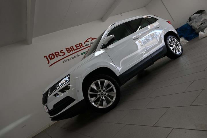 Hvid Skoda Karoq fra 2020