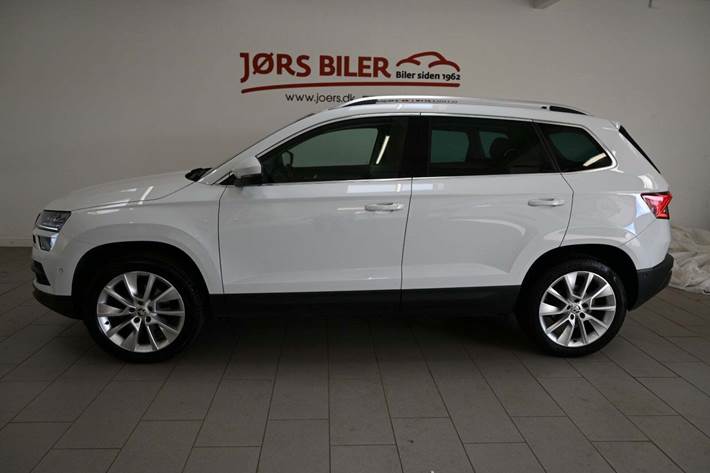 Hvid Skoda Karoq fra 2020