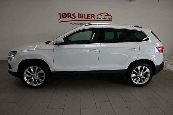 Hvid Skoda Karoq fra 2020