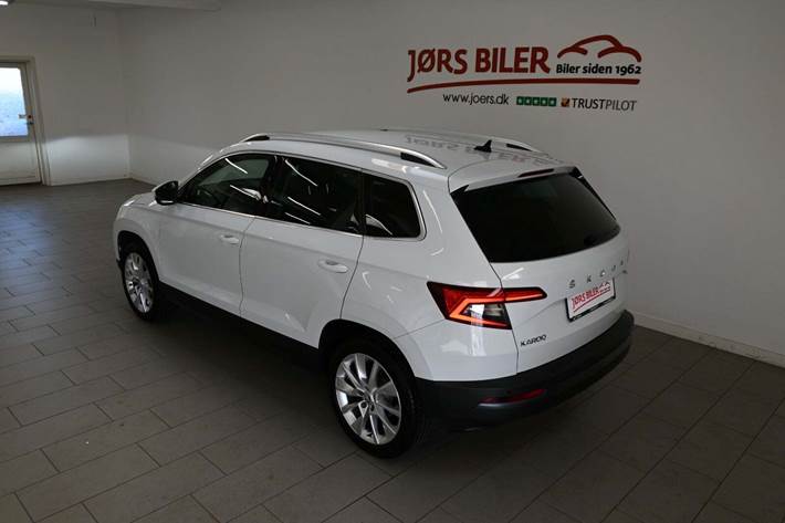 Hvid Skoda Karoq fra 2020