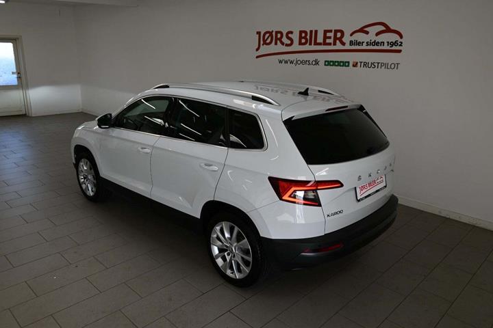 Hvid Skoda Karoq fra 2020