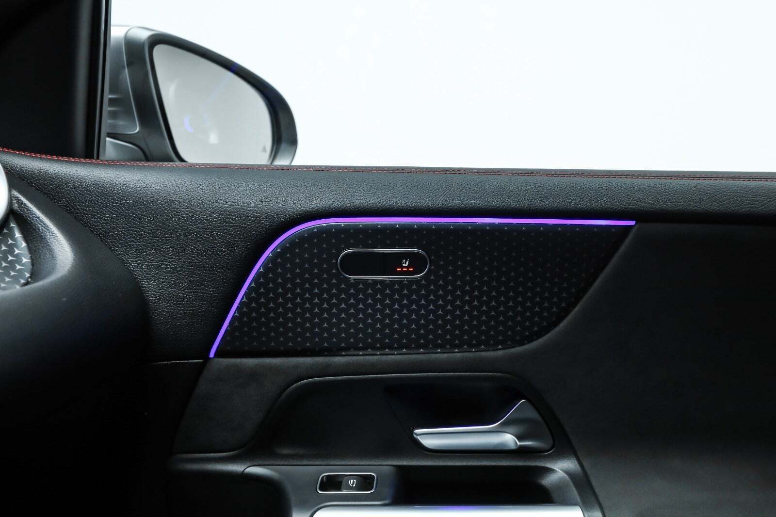 Grå Mercedes EQA250+ fra 2024