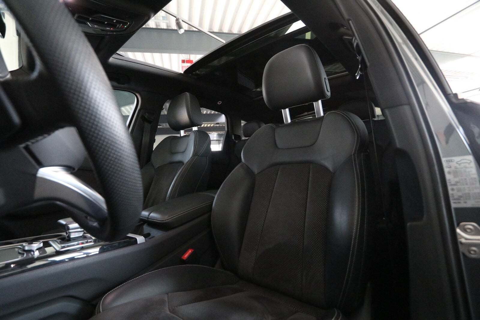 Grå Audi Q7 fra 2019