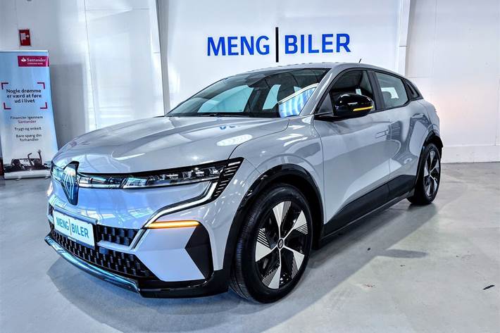 Grå Renault Mégane fra 2022 set udefra