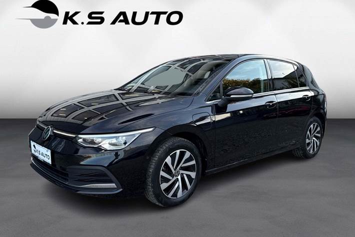 Sort VW Golf VIII fra 2021 set udefra