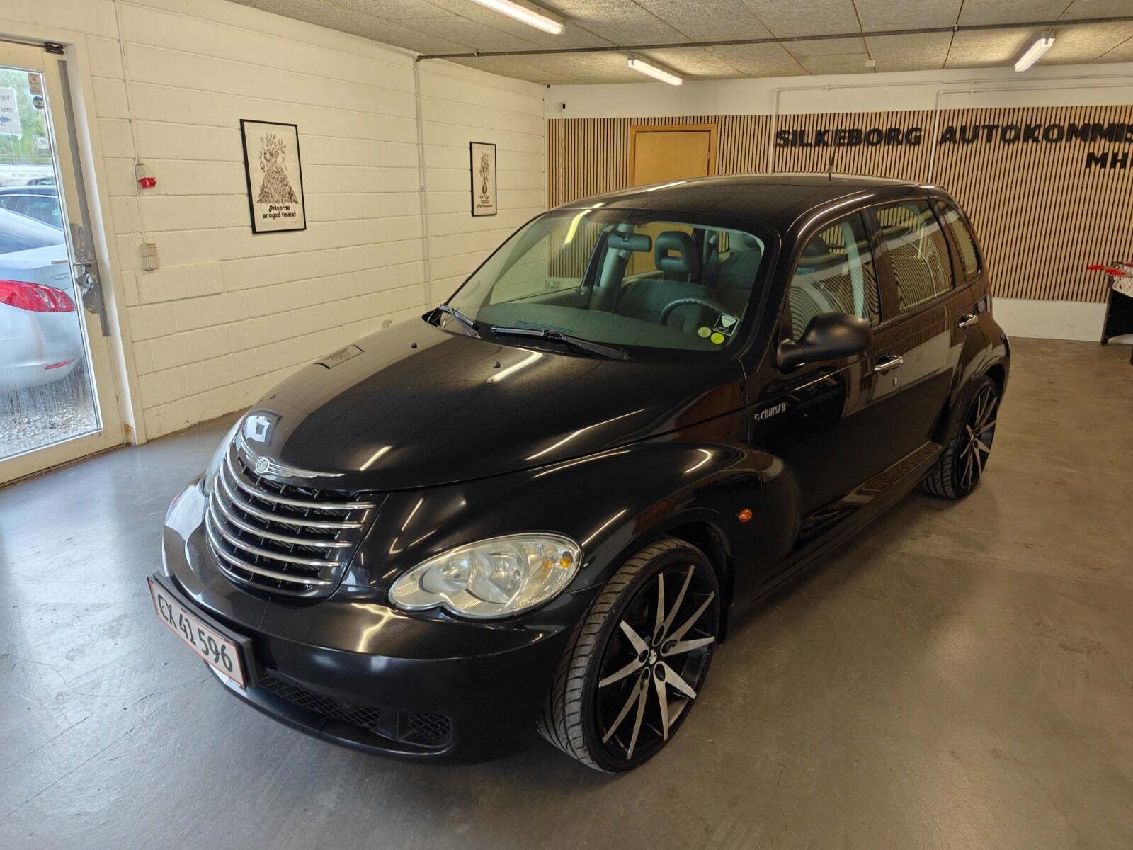 Gul Chrysler PT Cruiser fra 2007 set udefra