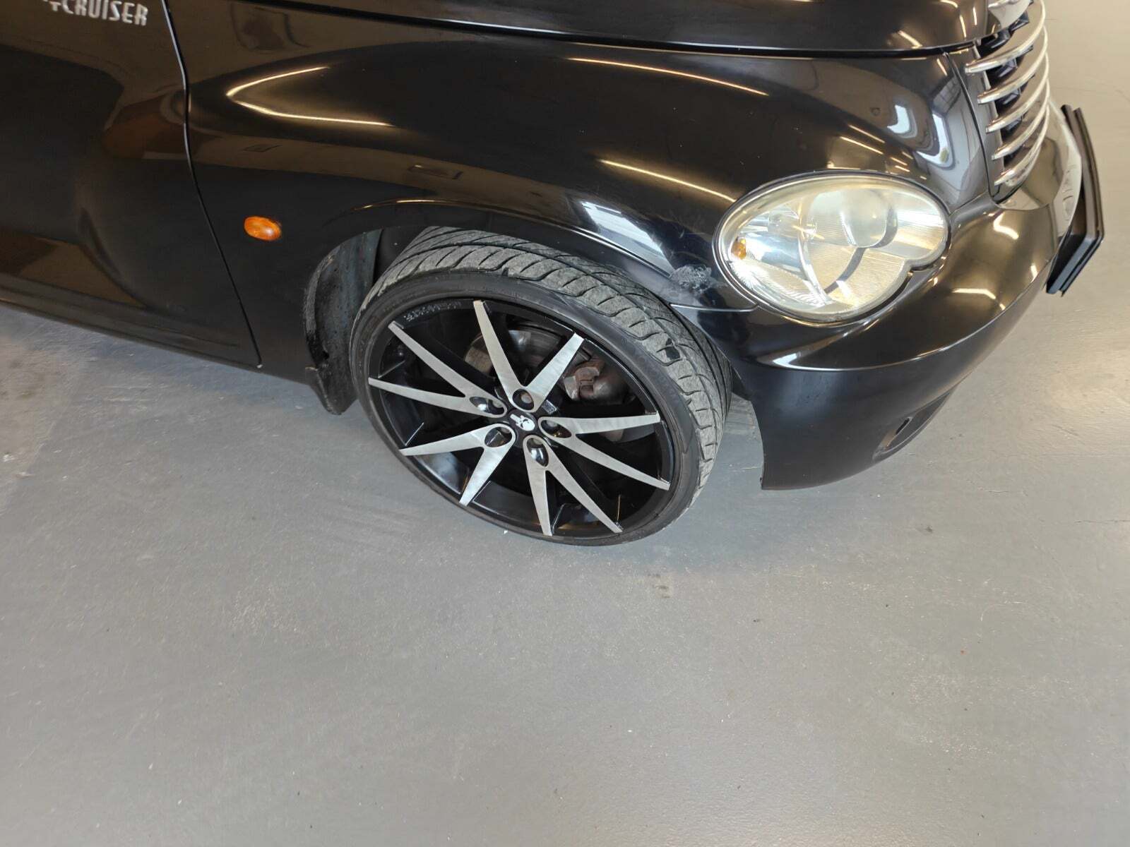 Gul Chrysler PT Cruiser fra 2007 set udefra