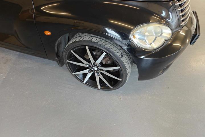 Gul Chrysler PT Cruiser fra 2007 set udefra
