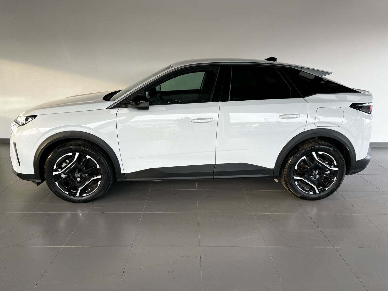 Peugeot e-3008 77 Allure Pack