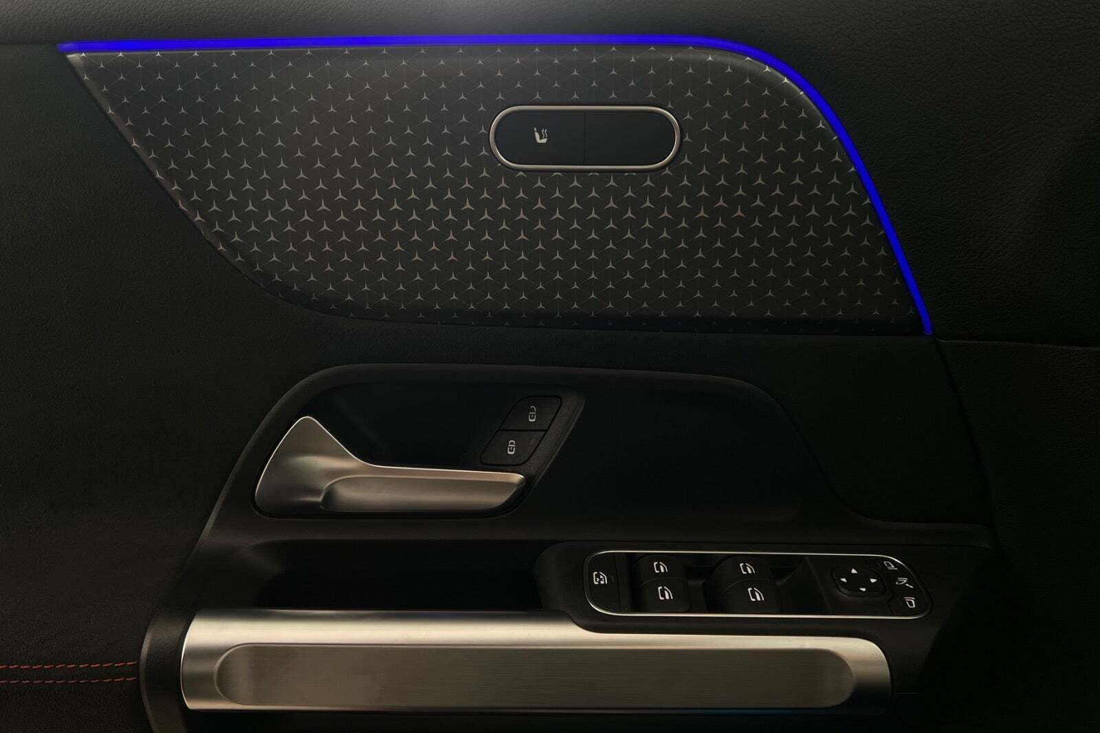 Sort Mercedes EQB250+ fra 2025