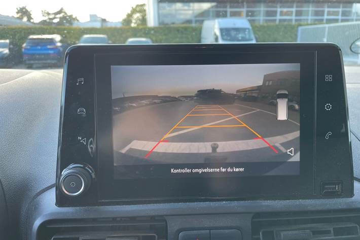 Hvid Opel Combo fra 2021