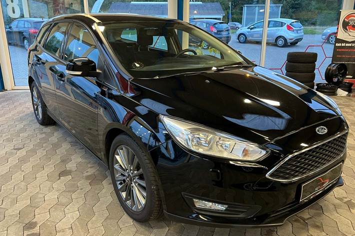 Sort Ford Focus fra 2015