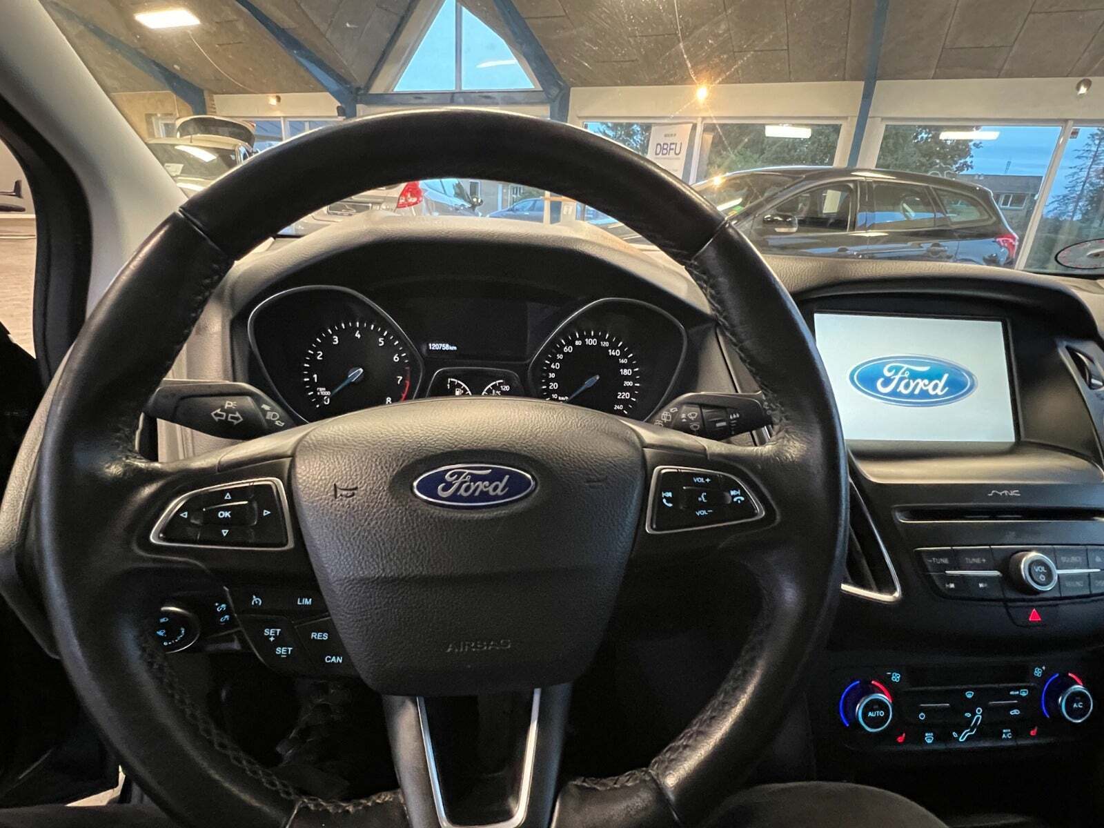 Sort Ford Focus fra 2015